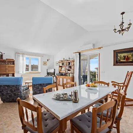 Charming Tedi With Sea View Daire