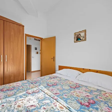 Charming Tedi With Sea View Apartment Vodnjan