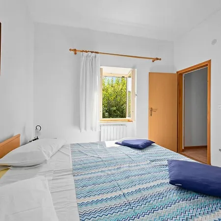 Charming Tedi With Sea View *