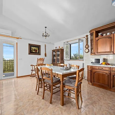 Charming Tedi With Sea View Vodnjan