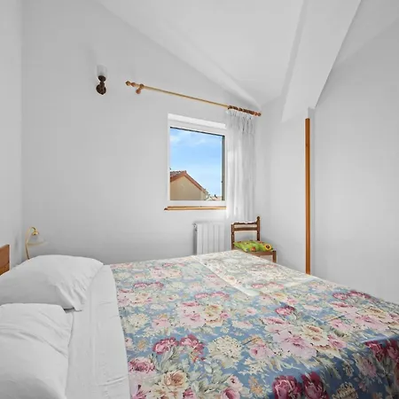 Apartment Charming Tedi With Sea View