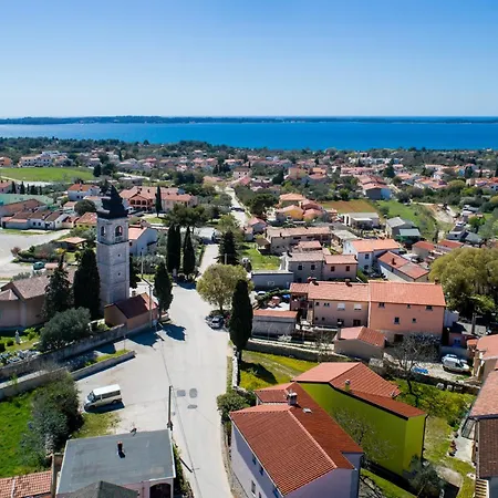 Apartamento Charming Tedi With Sea View Vodnjan