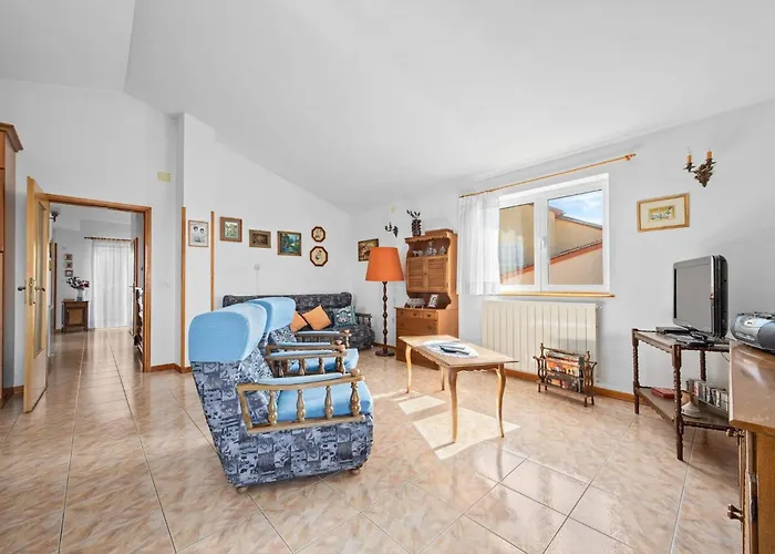 Charming Tedi With Sea View Apartman